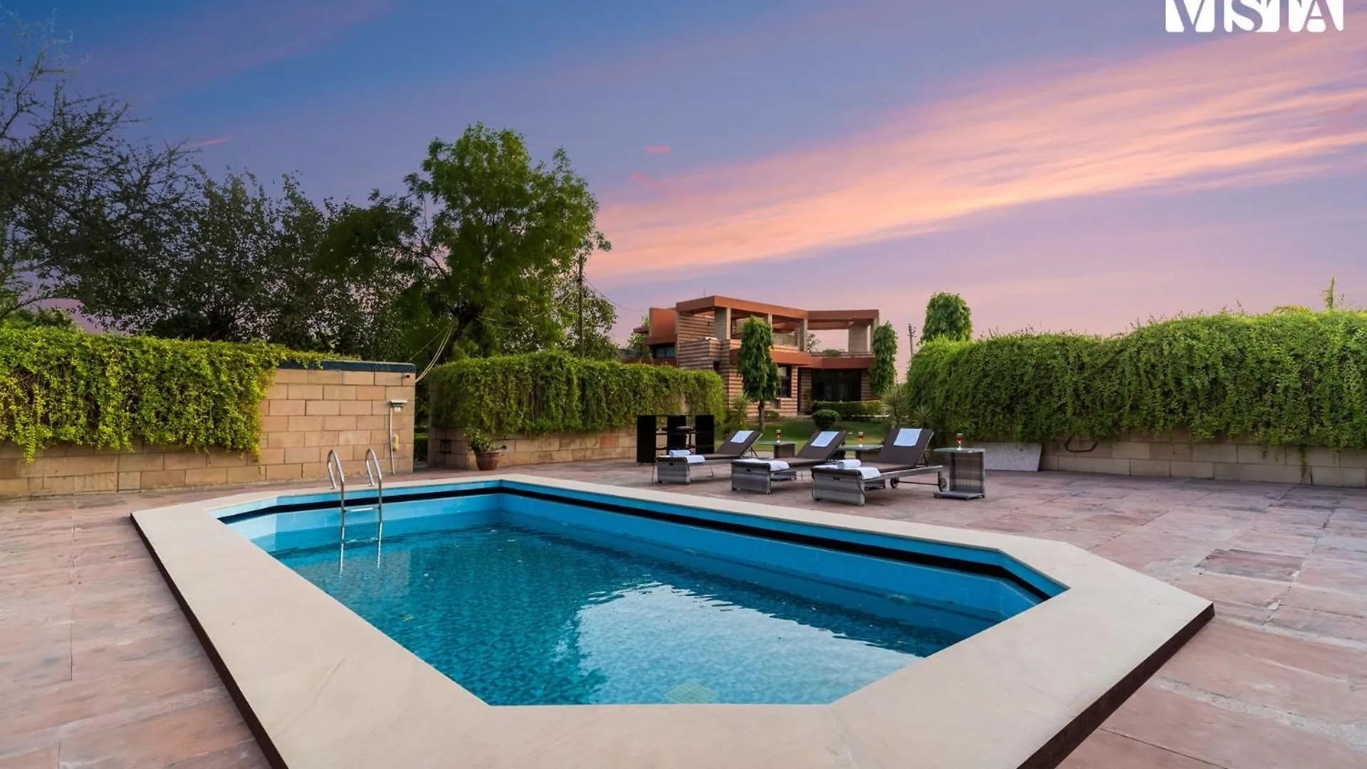 ניו דלהי Stayvista At The Cityscape With Lawn & Pool